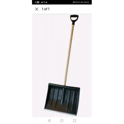 Bulldog snow shovel