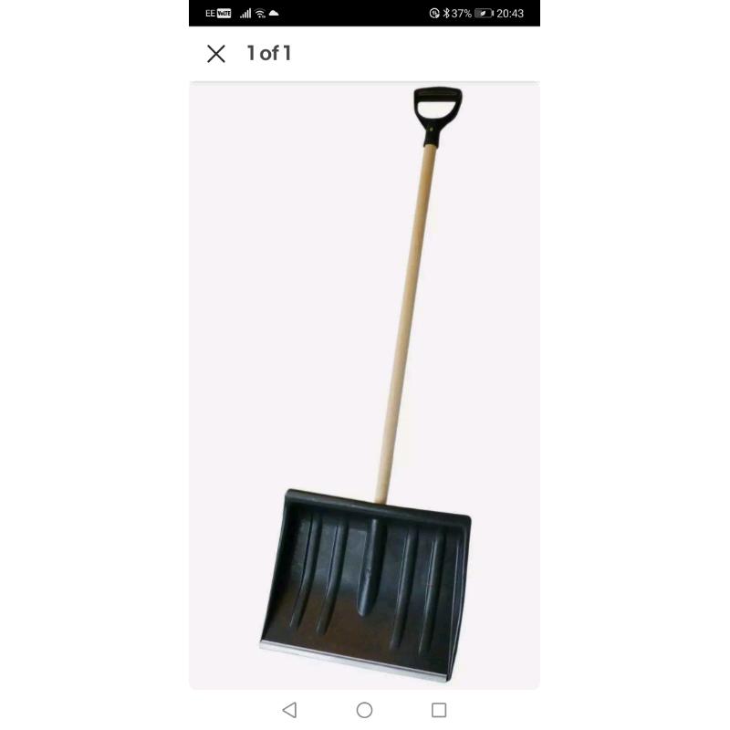 Bulldog snow shovel