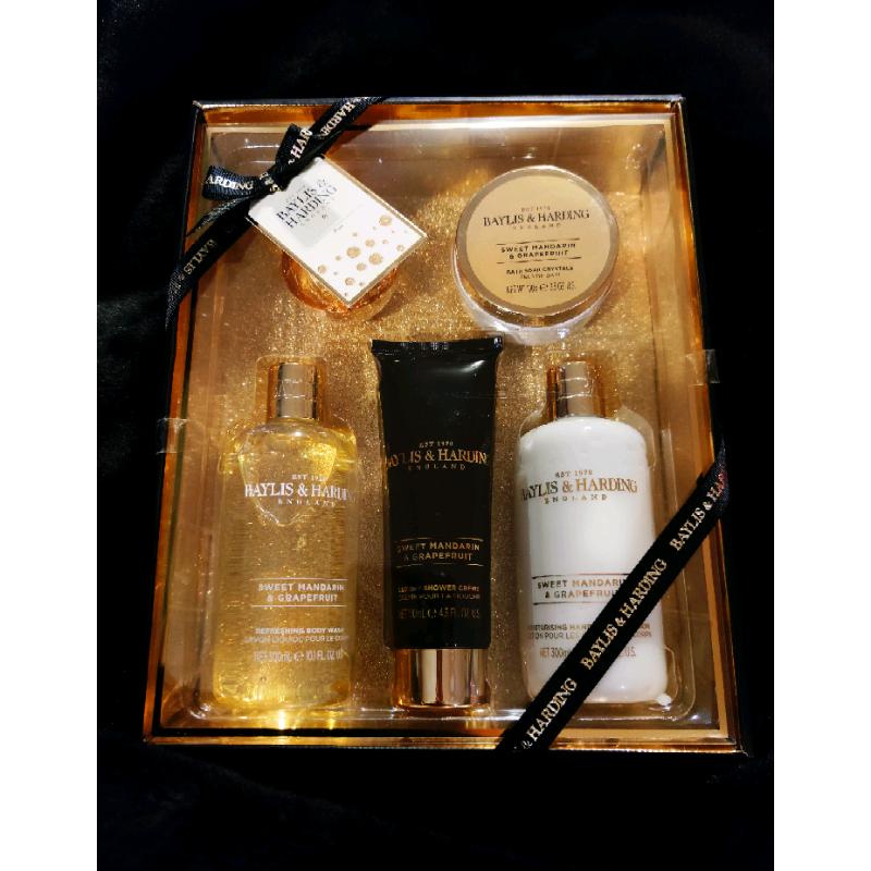 SOLD - Baylis and Harding gift set