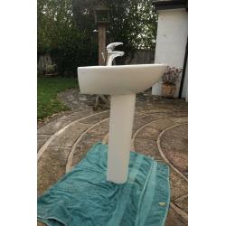 Villeroy & Boch basin & pedestal with monobloc tap