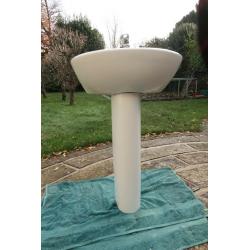 Villeroy & Boch basin & pedestal with monobloc tap