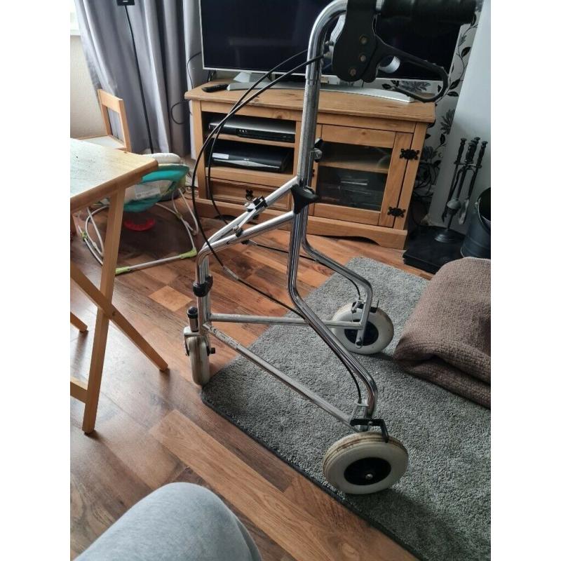 3 wheel walker
