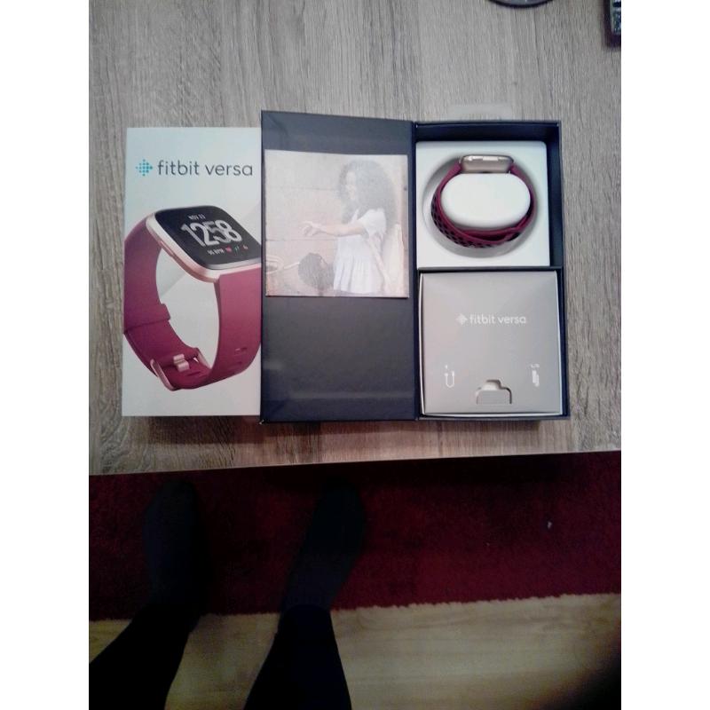 Fitbit Versa including 5 straps