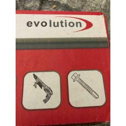 Box of Evolution DWSZ 535 E005/K3 screws for gun