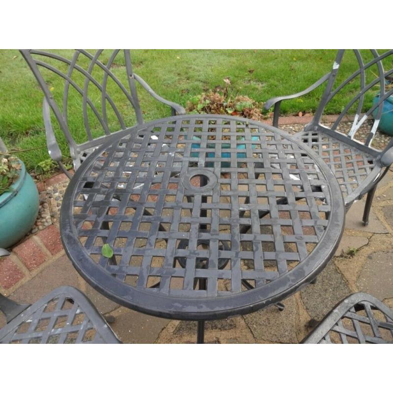GARDEN / PATIO SET - TABLE AND 4 CHAIRS - CAST ALUMINIUM -