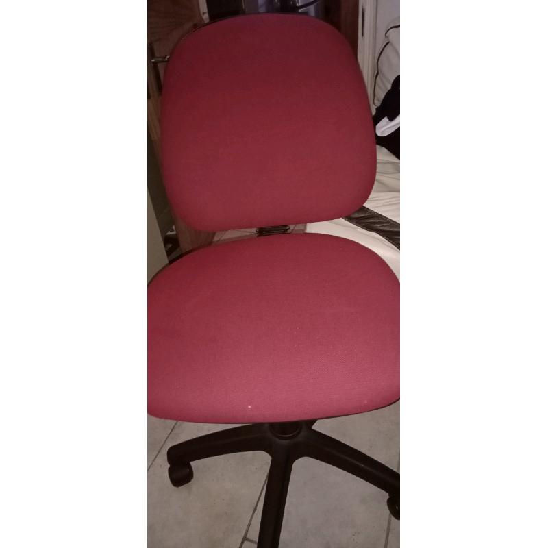 Office desk chair in good condition