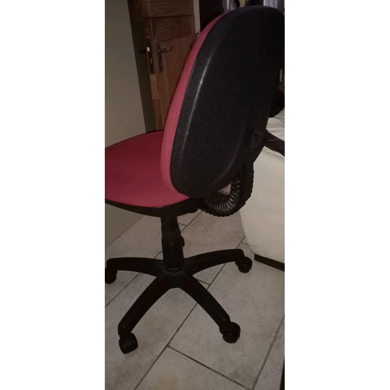 Office desk chair in good condition