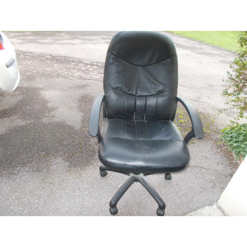 OFFICE CHAIR