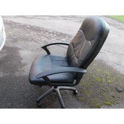 OFFICE CHAIR