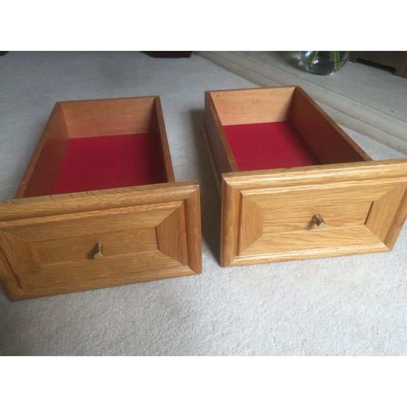 Built in home office, desk, draws and shelving