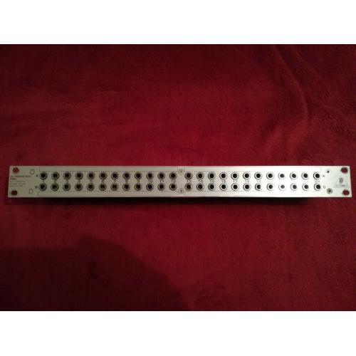 Behringer Ultrapatch Pro Model PX 2000 48 point patch bay used