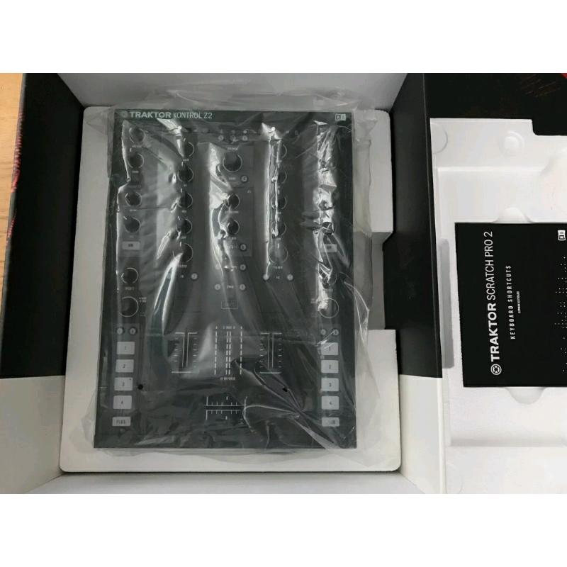 Native Instruments Traktor Kontrol Z2 2+2 Control Mixer