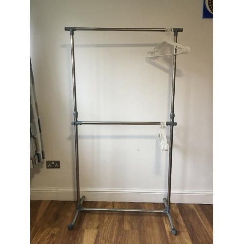 RACK WITH HANGERS