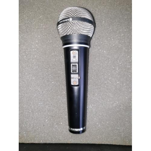 Bayer Dynamic wired microphone