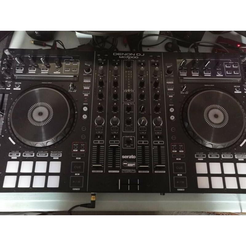 Denon MC7000 Mixer Controller