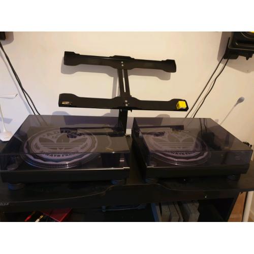 Pair of pioneer plx 1000s with ortofon club mk2 cartridges and stylus