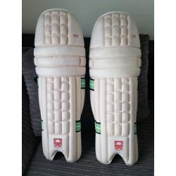 Men's Triumph cricket pads good as new.