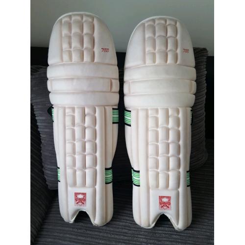 Men's Triumph cricket pads good as new.