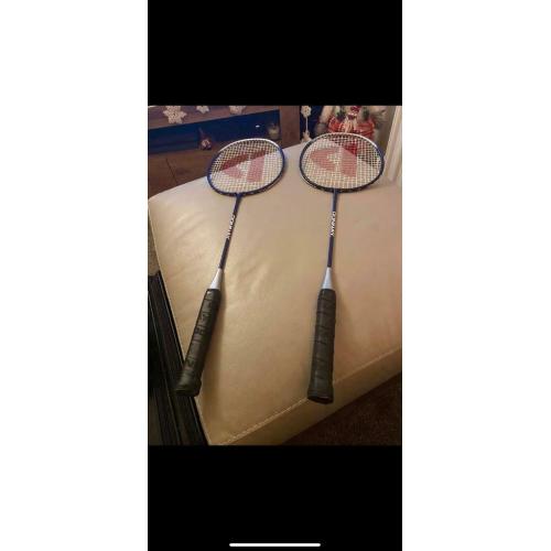 5 badminton racquets,