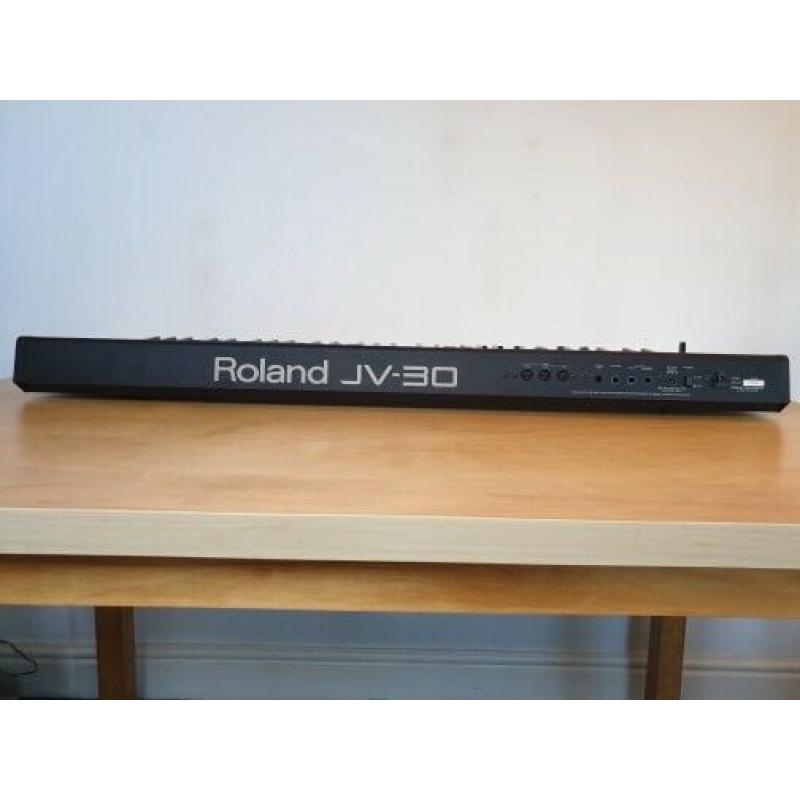 ROLAND JV-30 Part Multi Timbral Synthesizer ?370