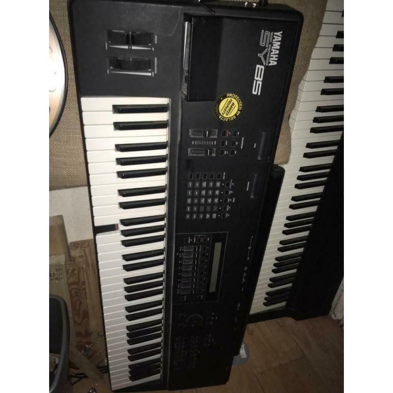 Yamaha sy85 synth keybaird