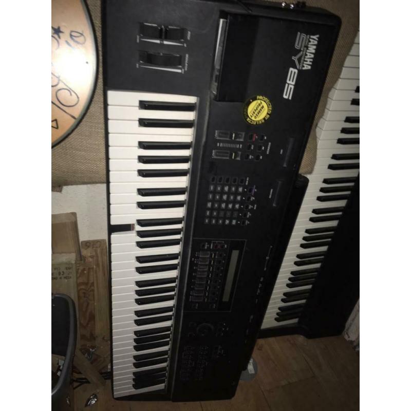 Yamaha sy85 synth keybaird
