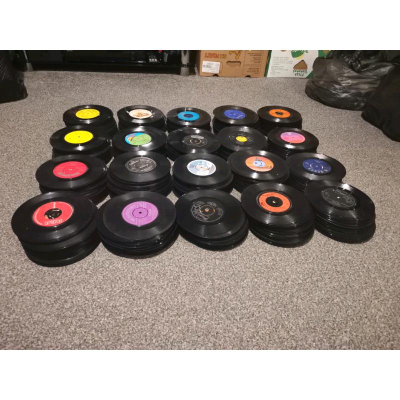 Job lot used 7" vinyl records. Approximately 600