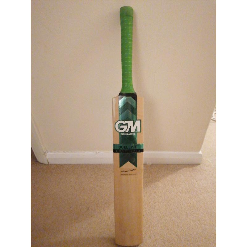 GM Duellist cricket bat