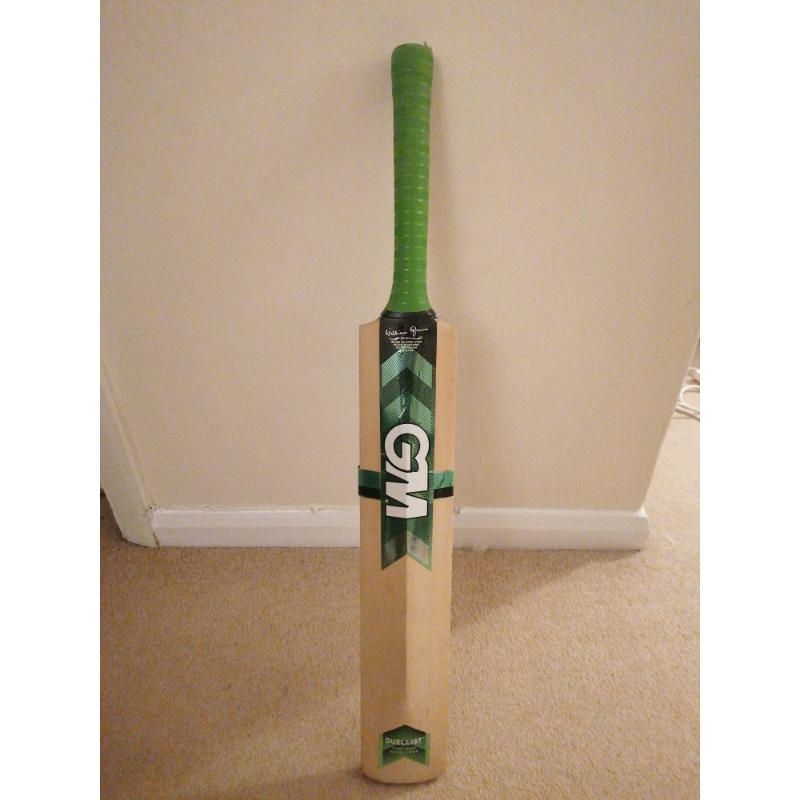 GM Duellist cricket bat
