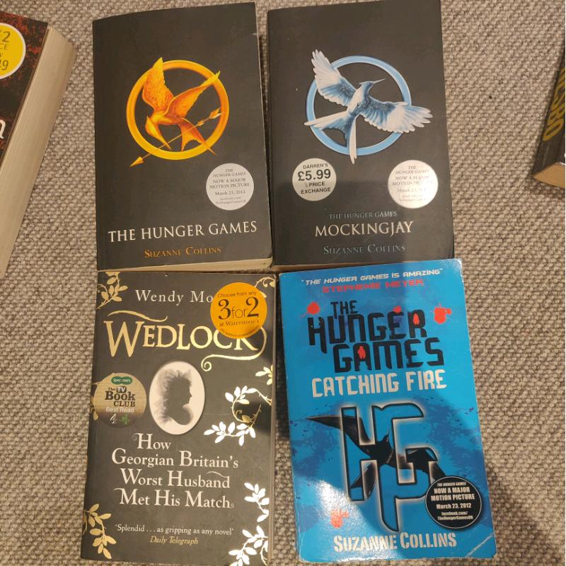 A batch of 13 paperbacks