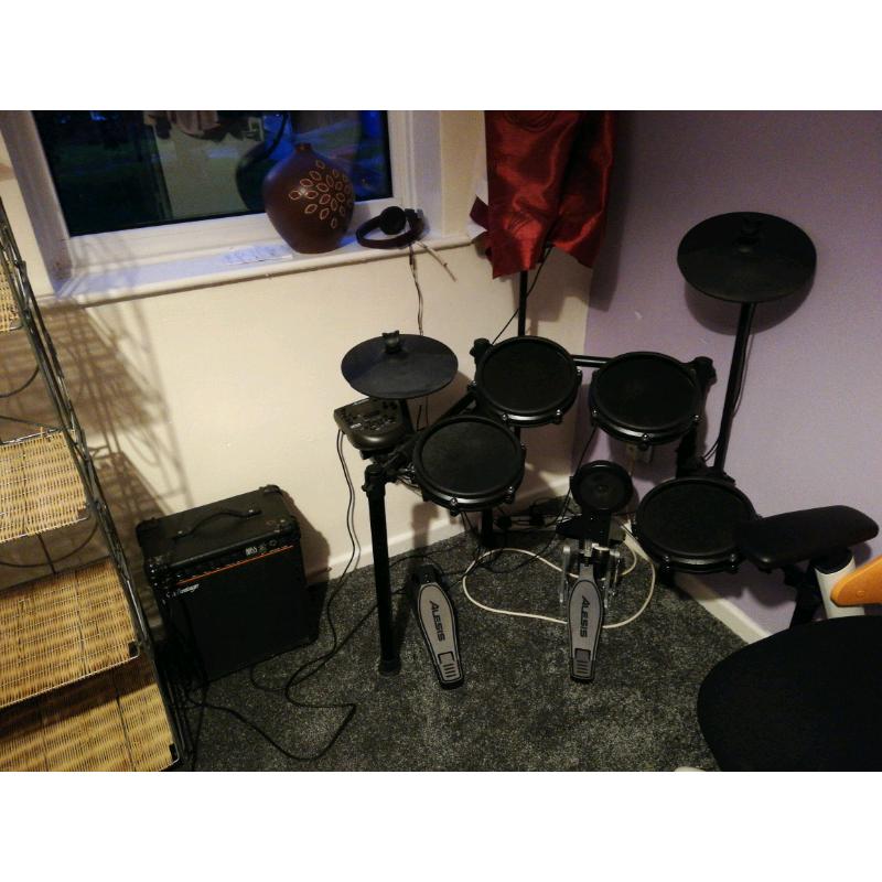 Alesis nitro mesh drum kit with amp