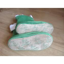 FESTIVE PAIR OF CHILDREN'S ELF SLIPPERS in size 1 (with bells) - for CHRISTMAS!!