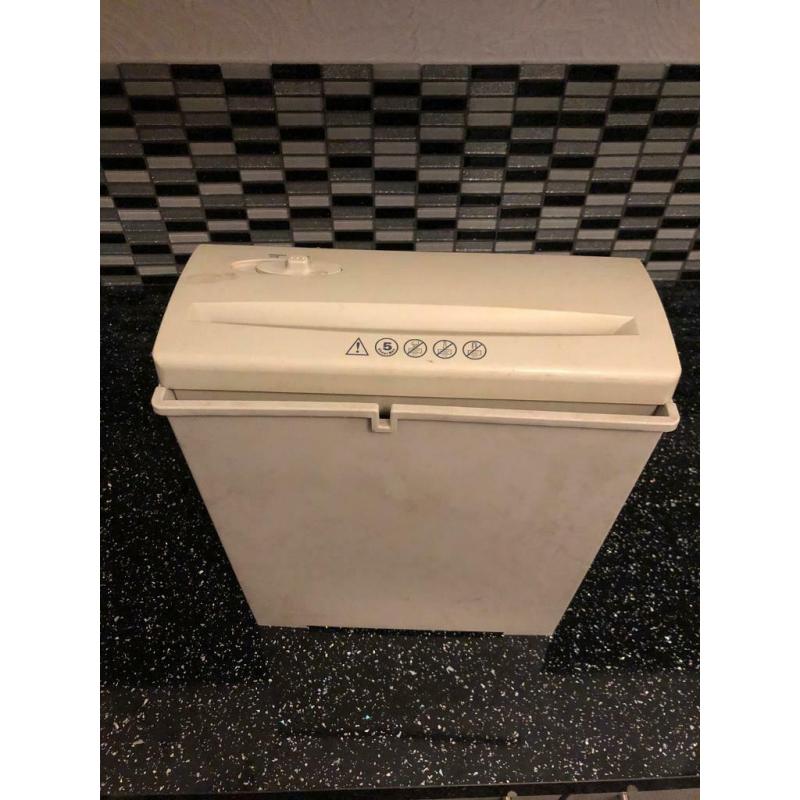 Paper shredder