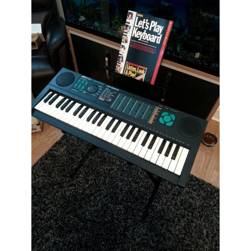 Bontempi keyboard and stand