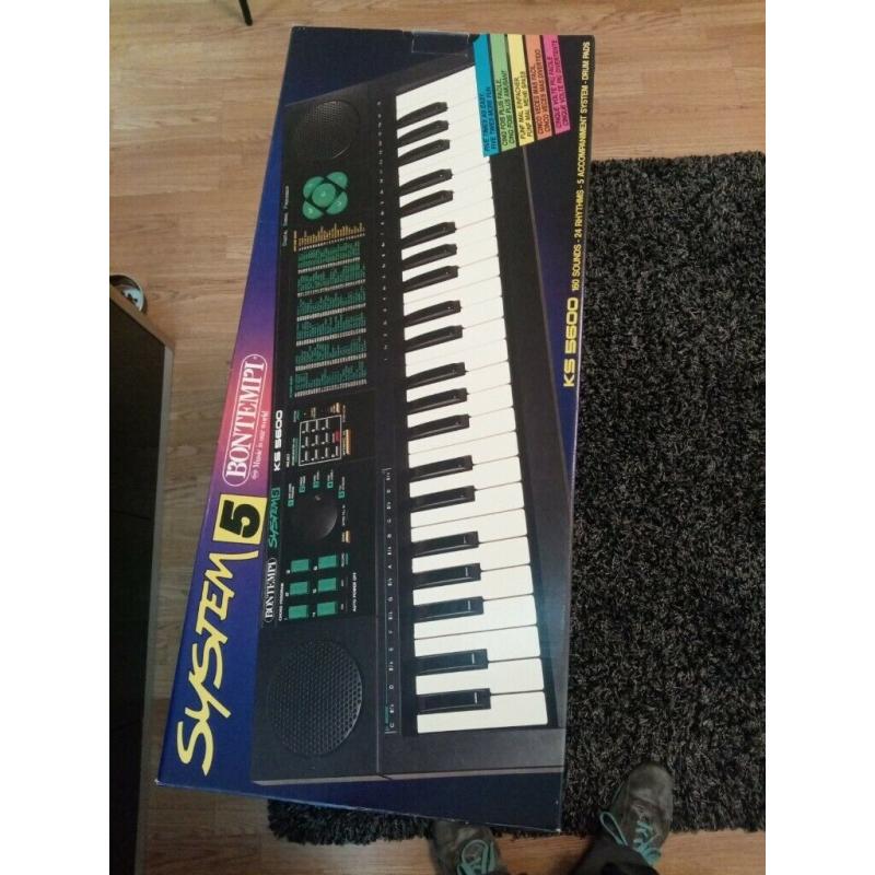 Bontempi keyboard and stand