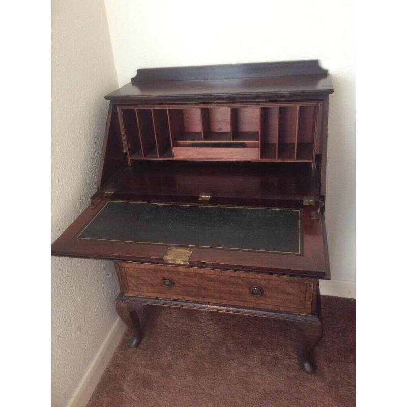 Vintage wooden writing bureau (preowned)