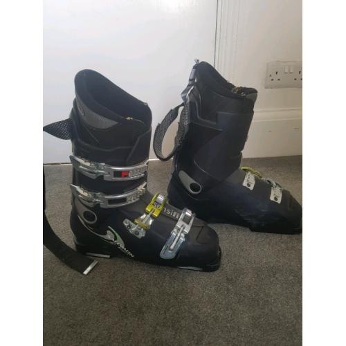 Salomon ski boots, size 10