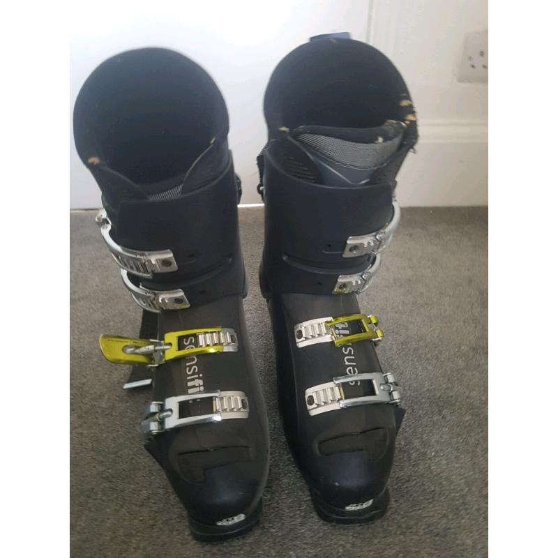 Salomon ski boots, size 10