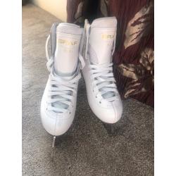 GRAP 500 Ice Skates size 32/13.5 Jnr