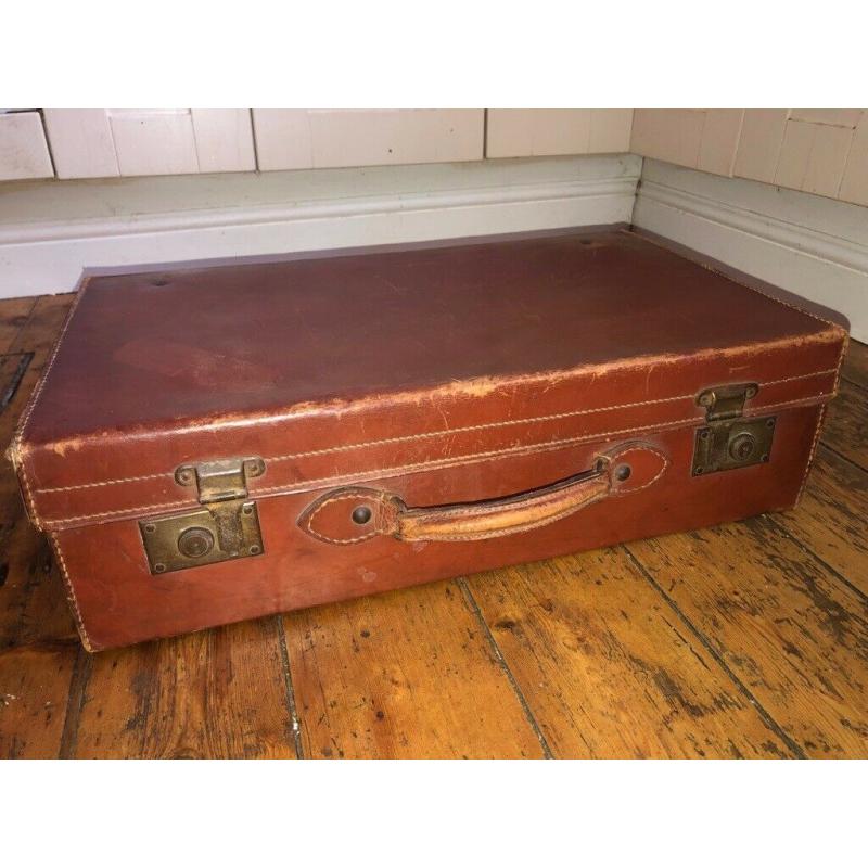 BEAUTIFUL UNIQUE Medium Brown Vintage Leather Trunk