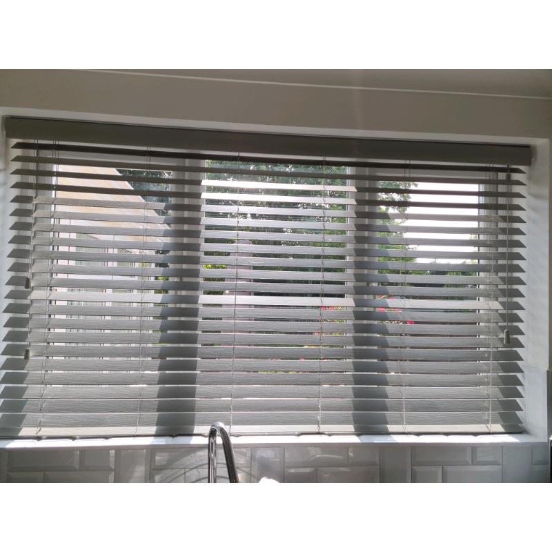 Ecowood collection venetian blinds.