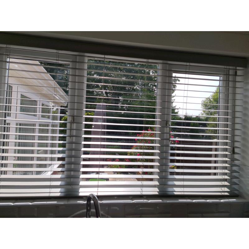 Ecowood collection venetian blinds.