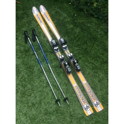 Dynastar 66 Skicross skis and poles