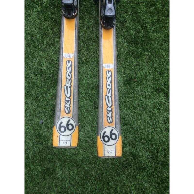 Dynastar 66 Skicross skis and poles
