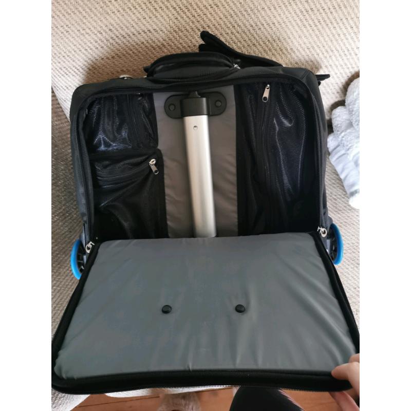 Rolling briefcase/laptop bag