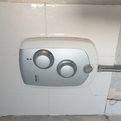 Triton trance electric shower