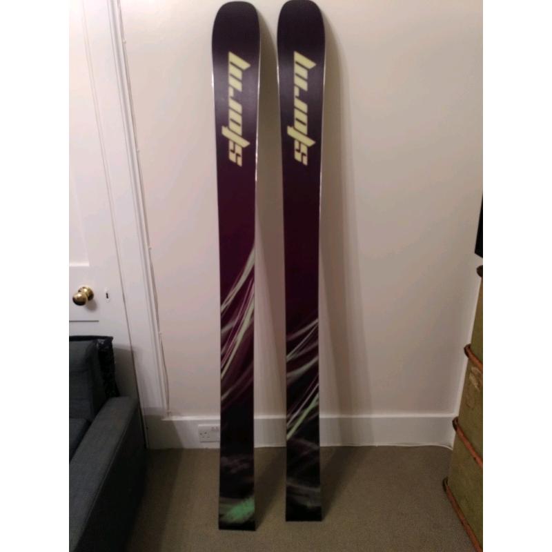 Never used Stormforce Richochette Skis!