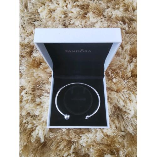 NEW** Pandora Bangle / bracelet