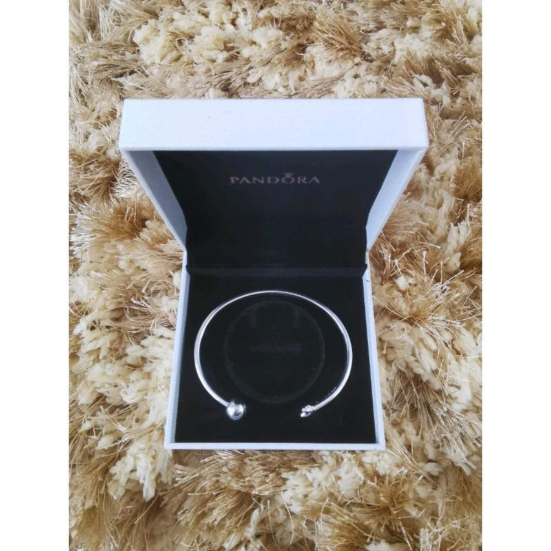 NEW** Pandora Bangle / bracelet