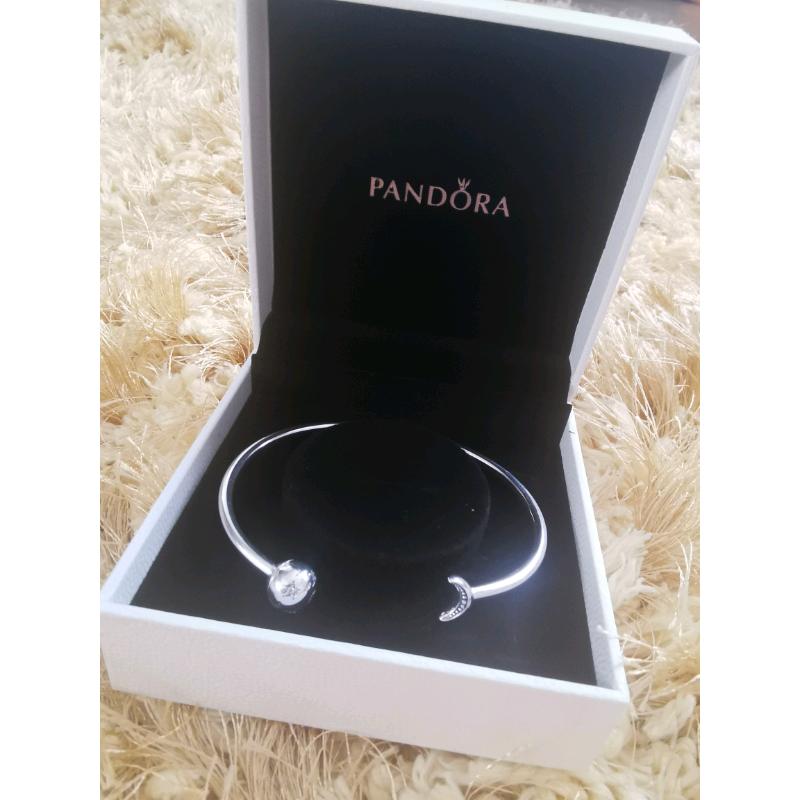 NEW** Pandora Bangle / bracelet